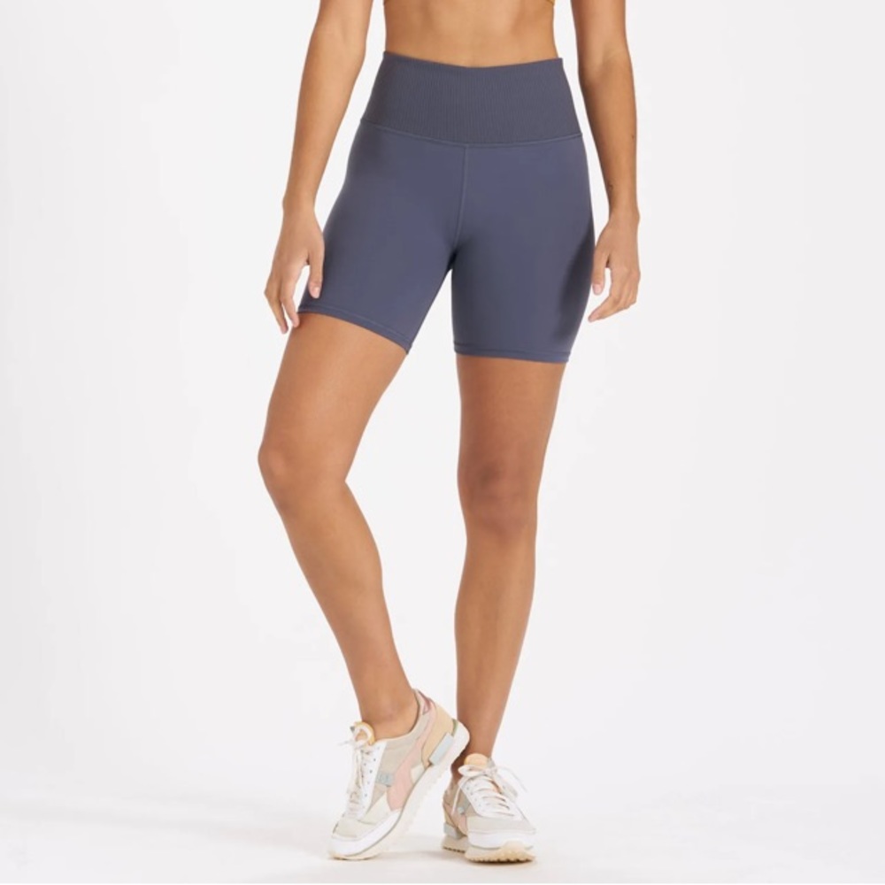 NWT Vuori azure rib studio short M blue biker shorts 6 8